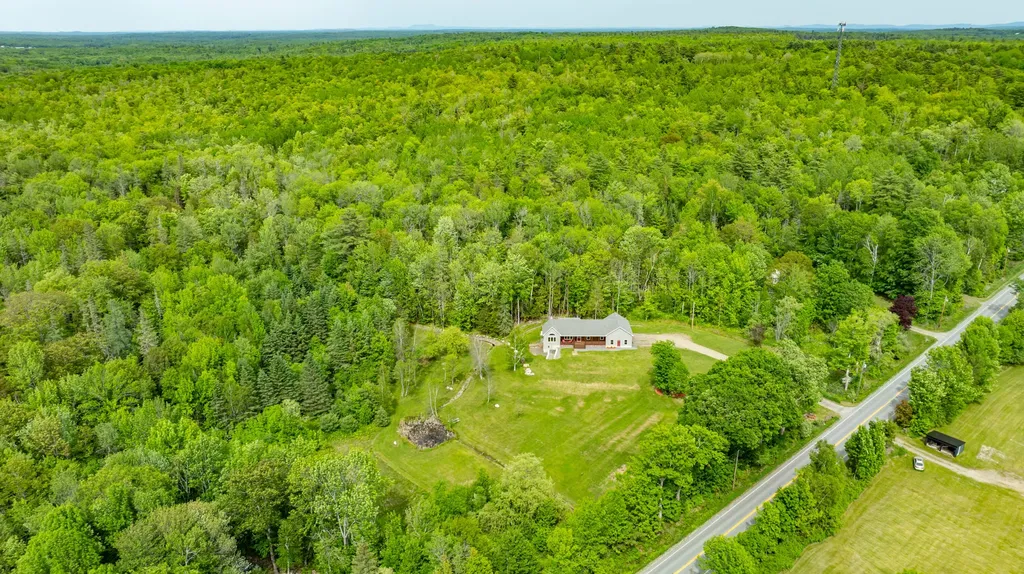 3279 Union Street Glenburn ME 04401