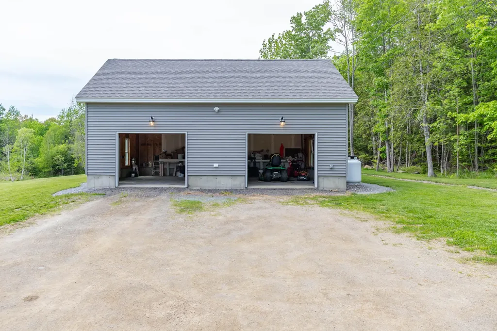 3279 Union Street Glenburn ME 04401