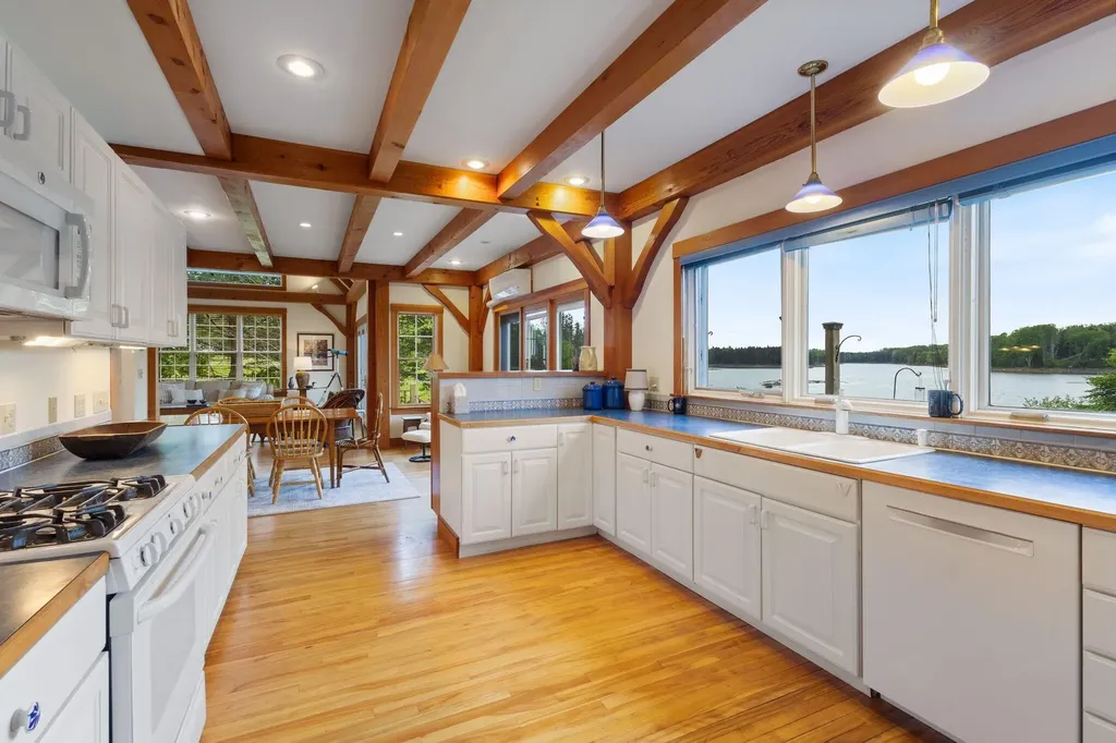 13 Osprey Lane Cushing ME 04563