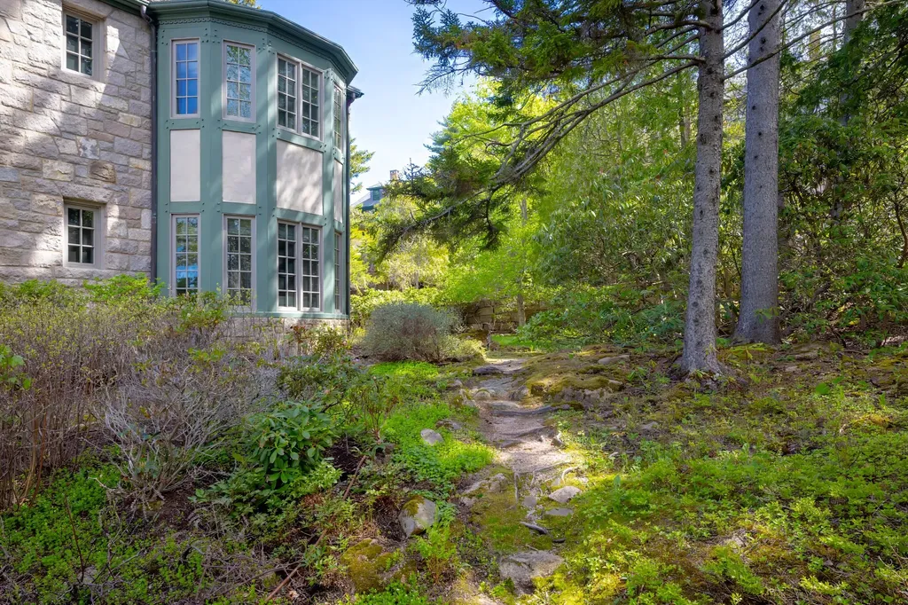 6 Cliffhanger Lane Mount Desert ME 04675