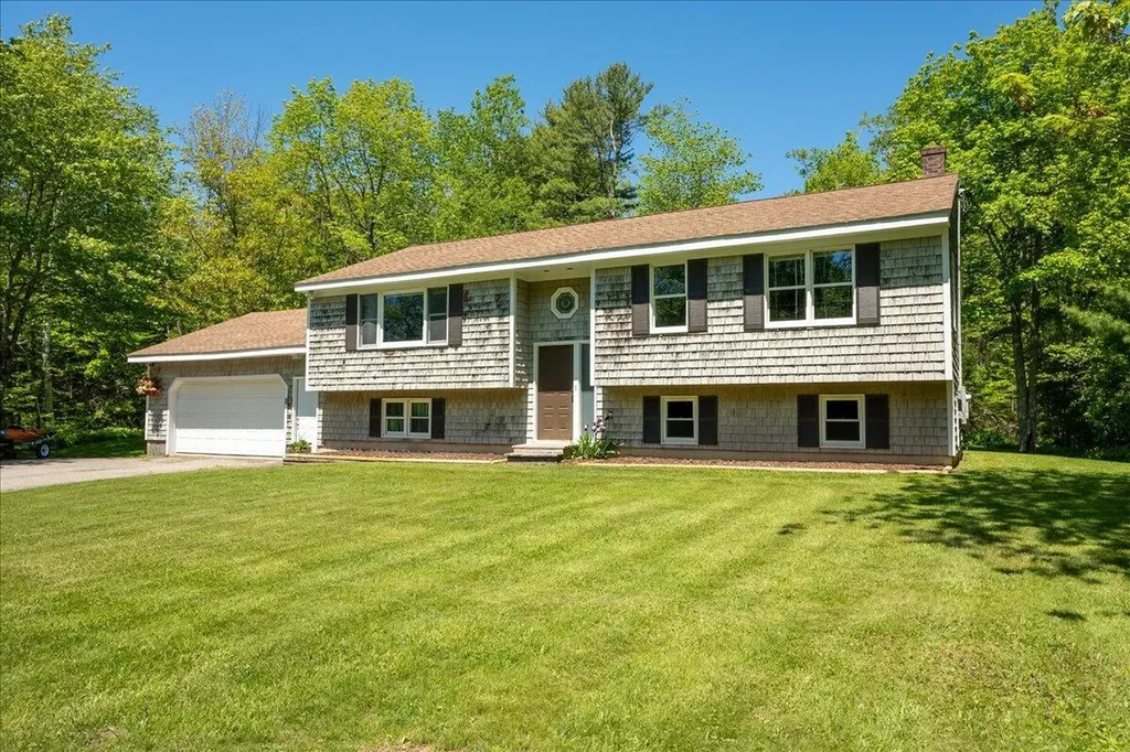 131 Bayside W Owls Head ME 04854