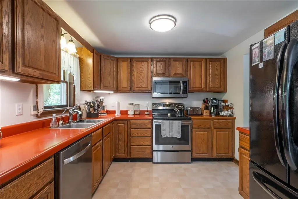 131 Bayside W Owls Head ME 04854