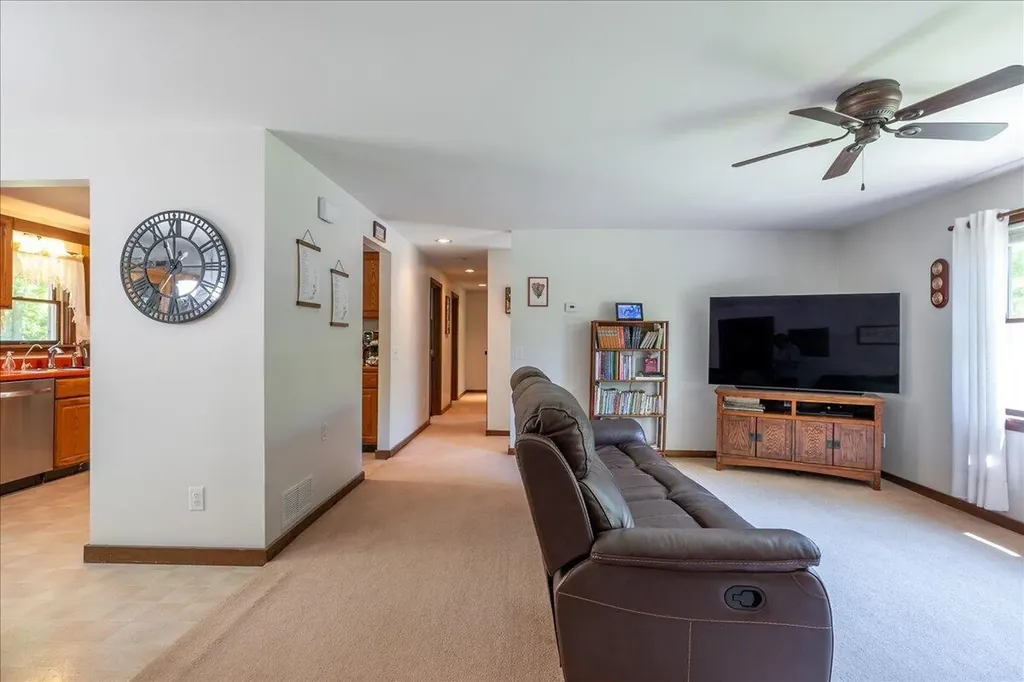 131 Bayside W Owls Head ME 04854