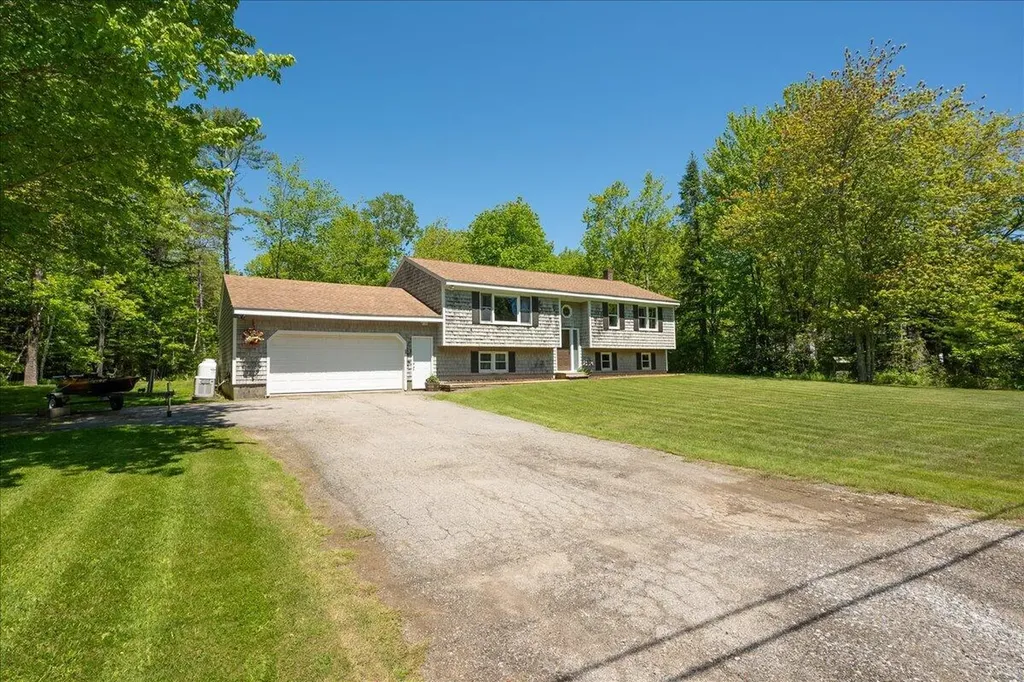 131 Bayside W Owls Head ME 04854