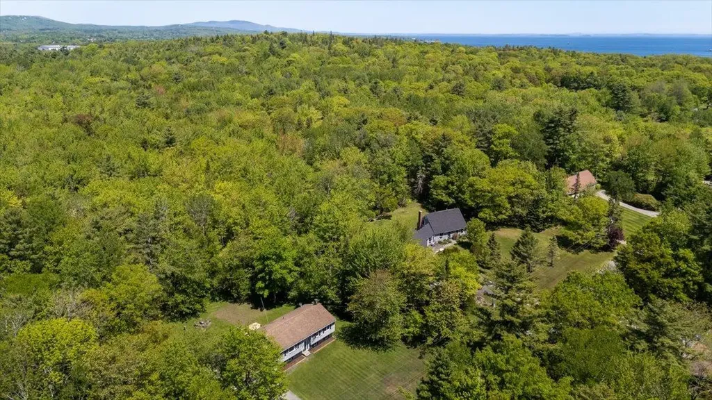 131 Bayside W Owls Head ME 04854