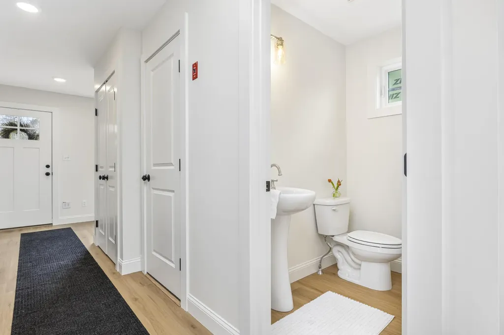 33 Feldspar Lane Cumberland ME 04021