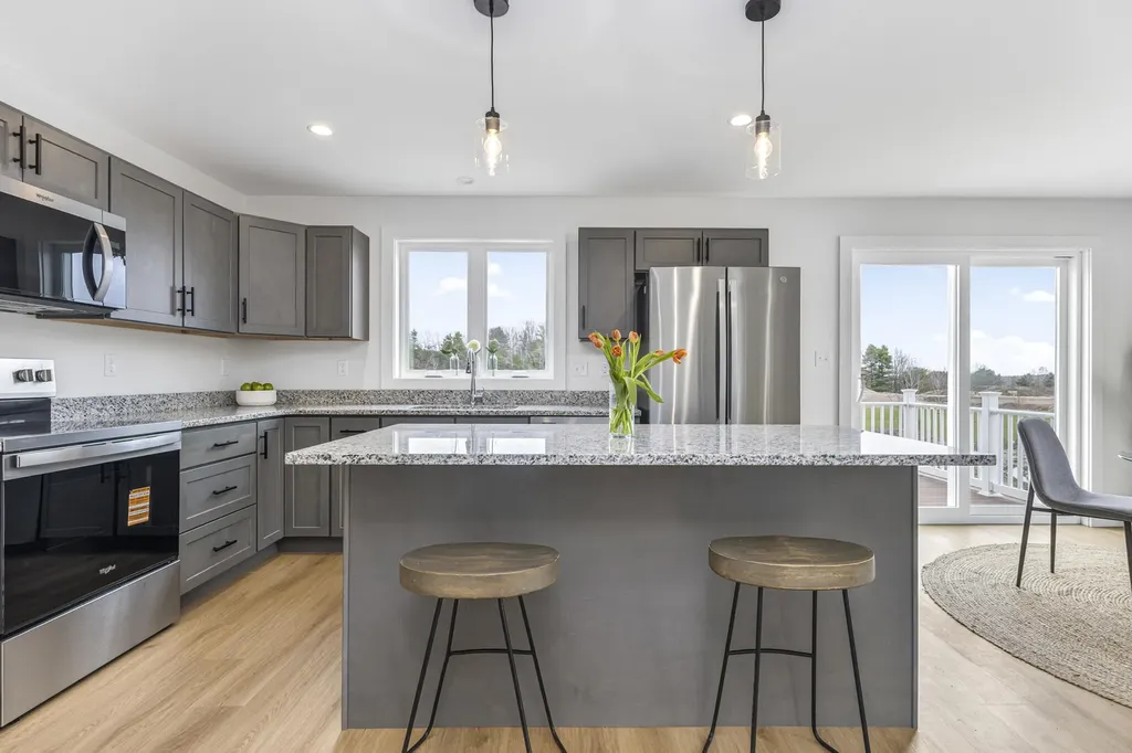 33 Feldspar Lane Cumberland ME 04021