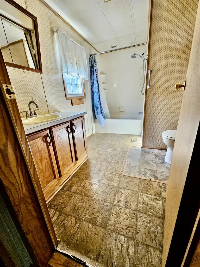 4 Crestview Drive Lewiston ME 04240