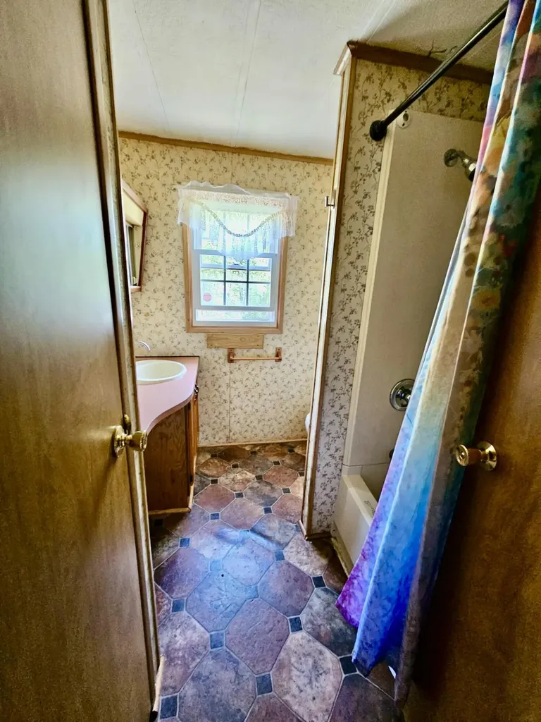 4 Crestview Drive Lewiston ME 04240