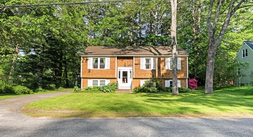57 Barrows Drive Topsham ME 04086