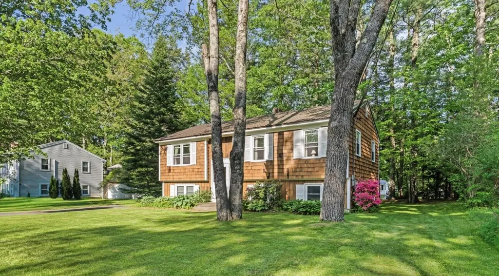 57 Barrows Drive Topsham ME 04086