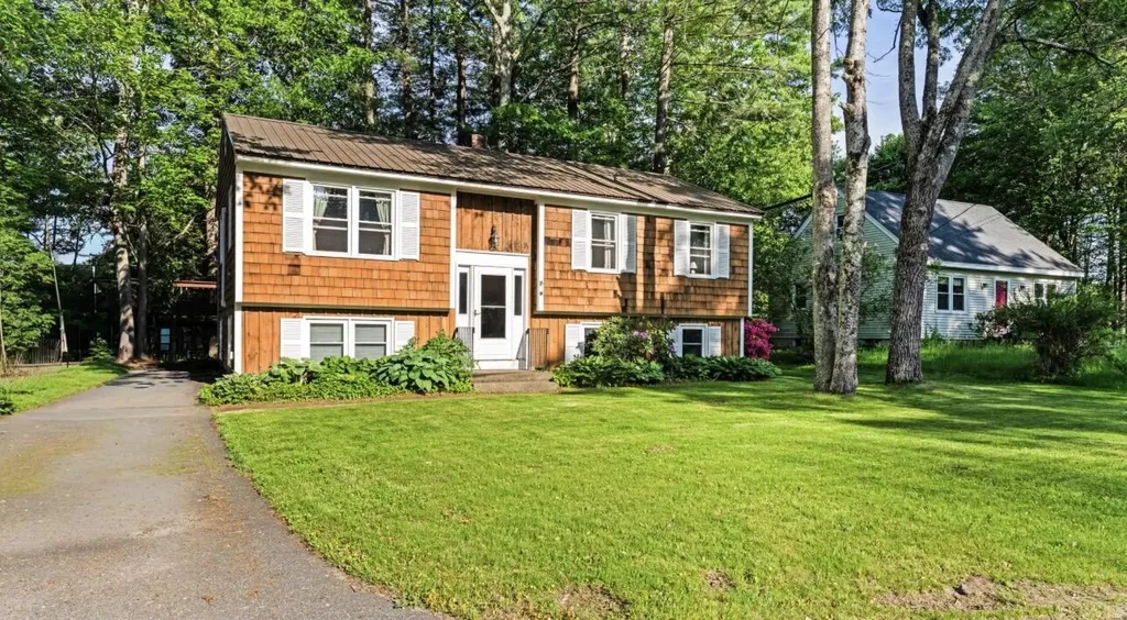 57 Barrows Drive Topsham ME 04086
