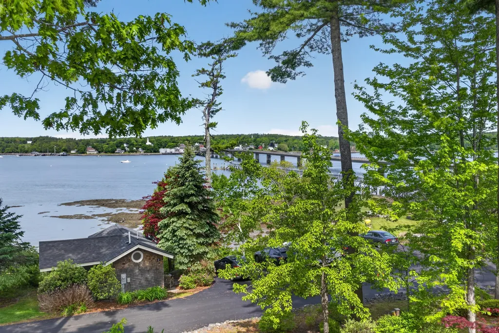 302 Eddy Road Edgecomb ME 04556
