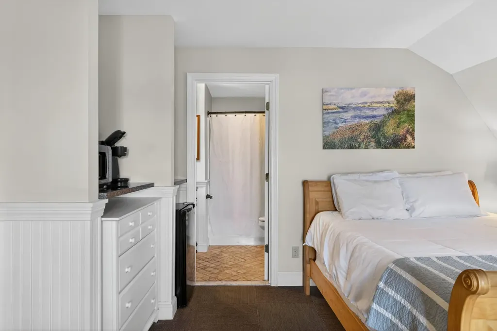 302 Eddy Road Edgecomb ME 04556