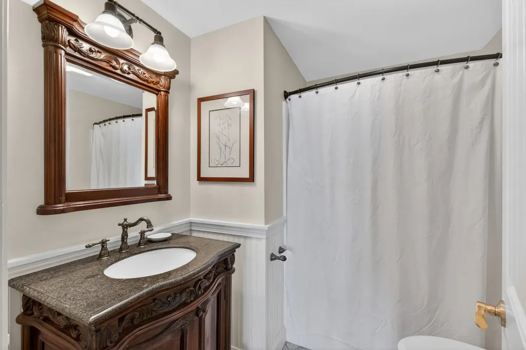 302 Eddy Road Edgecomb ME 04556