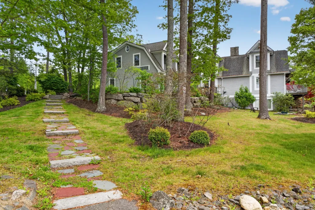 302 Eddy Road Edgecomb ME 04556