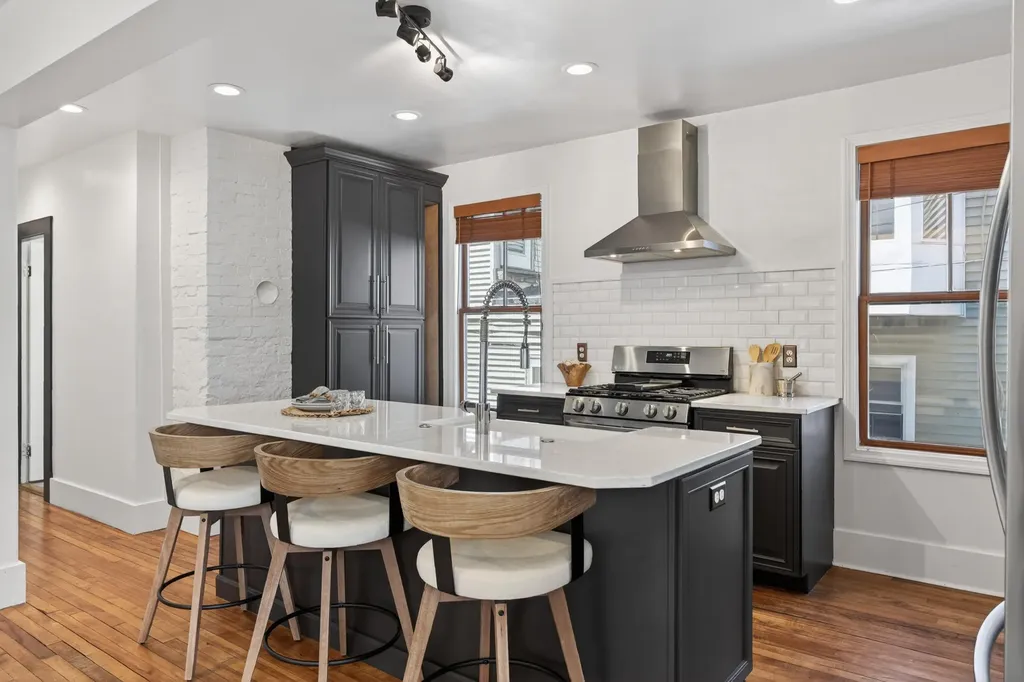20 Dow Street Portland ME 04102
