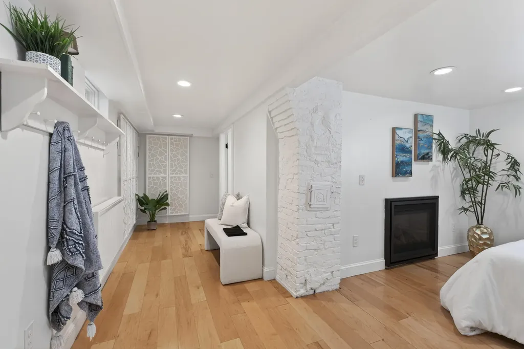 20 Dow Street Portland ME 04102