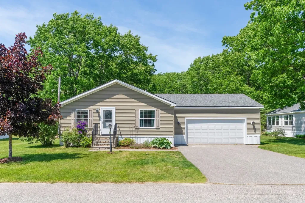 12 Fieldstone Drive Lyman ME 04002