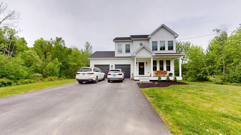 20 Emerald Drive Hampden ME 04444