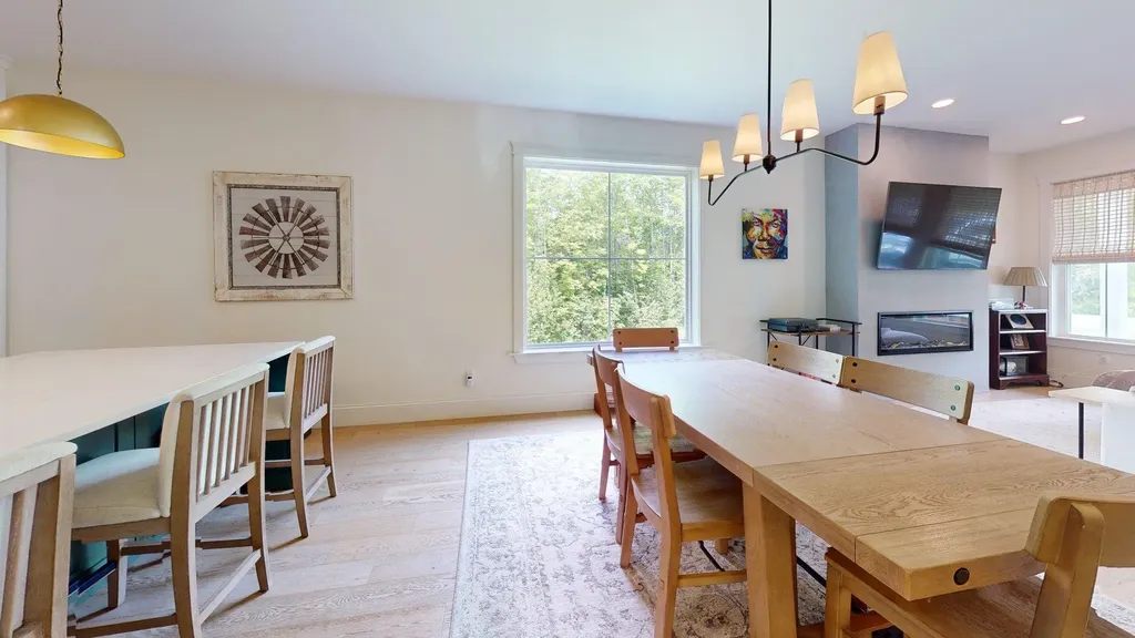 20 Emerald Drive Hampden ME 04444
