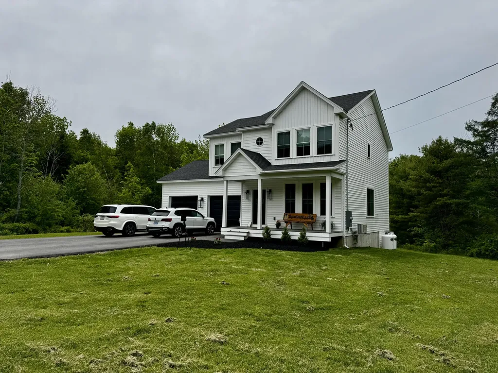 20 Emerald Drive Hampden ME 04444