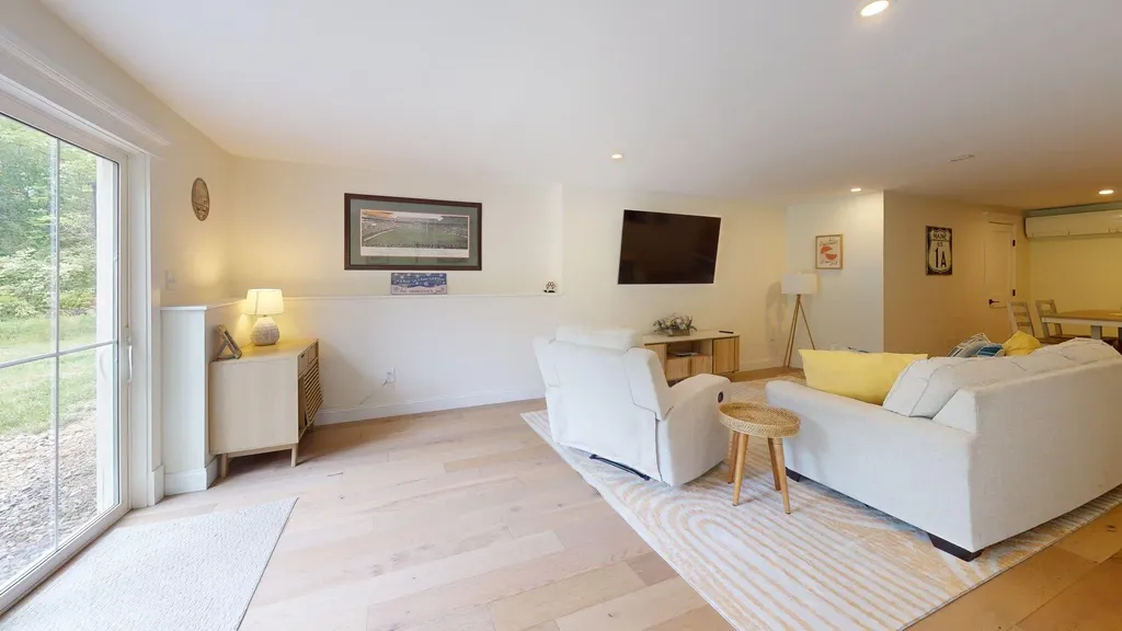 20 Emerald Drive Hampden ME 04444
