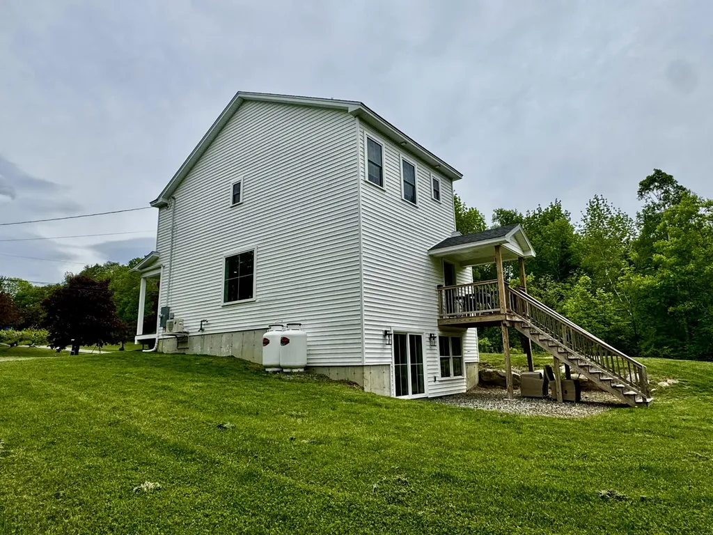 20 Emerald Drive Hampden ME 04444