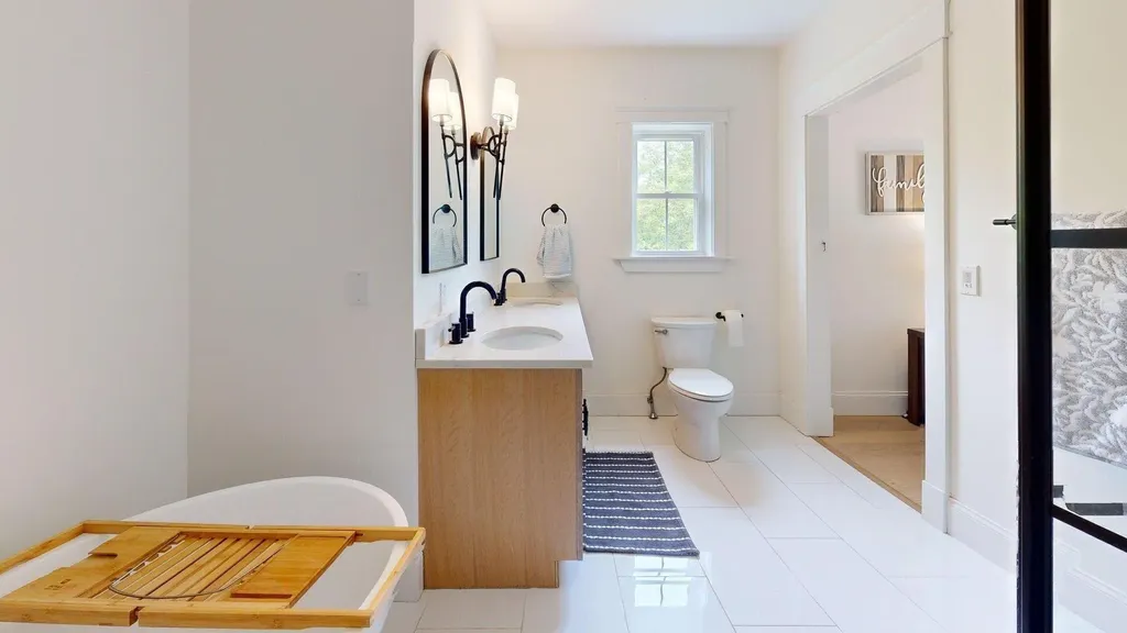 20 Emerald Drive Hampden ME 04444