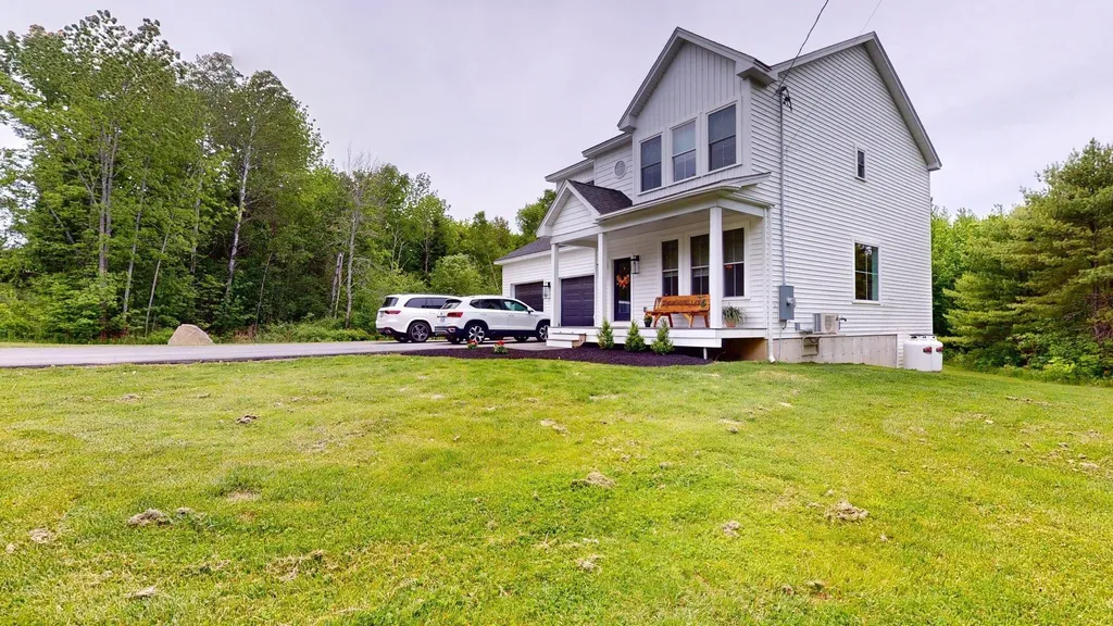 20 Emerald Drive Hampden ME 04444