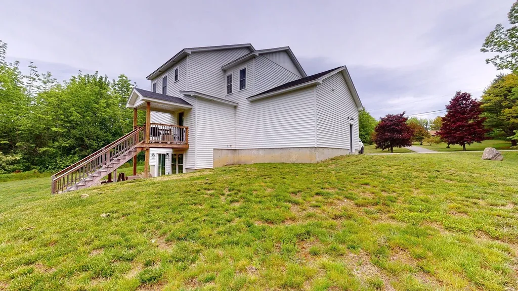 20 Emerald Drive Hampden ME 04444
