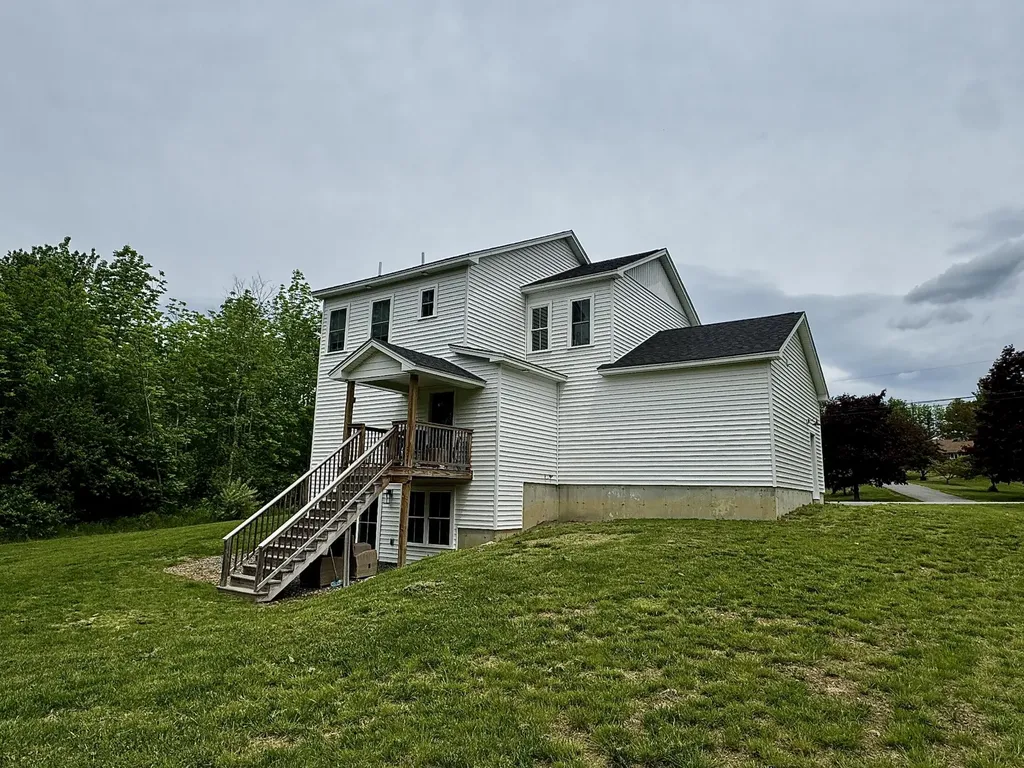 20 Emerald Drive Hampden ME 04444