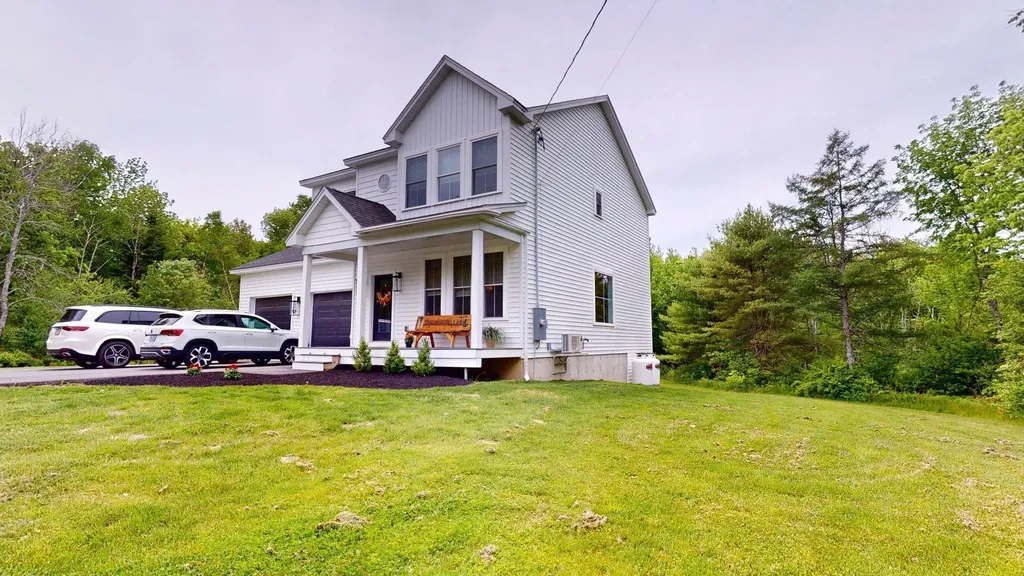 20 Emerald Drive Hampden ME 04444
