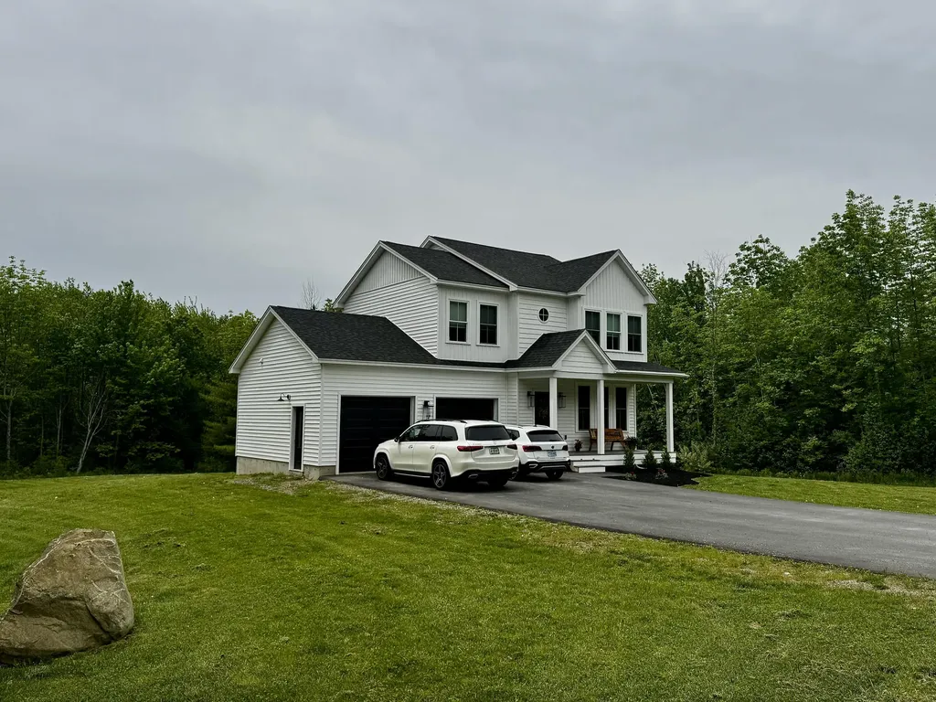 20 Emerald Drive Hampden ME 04444