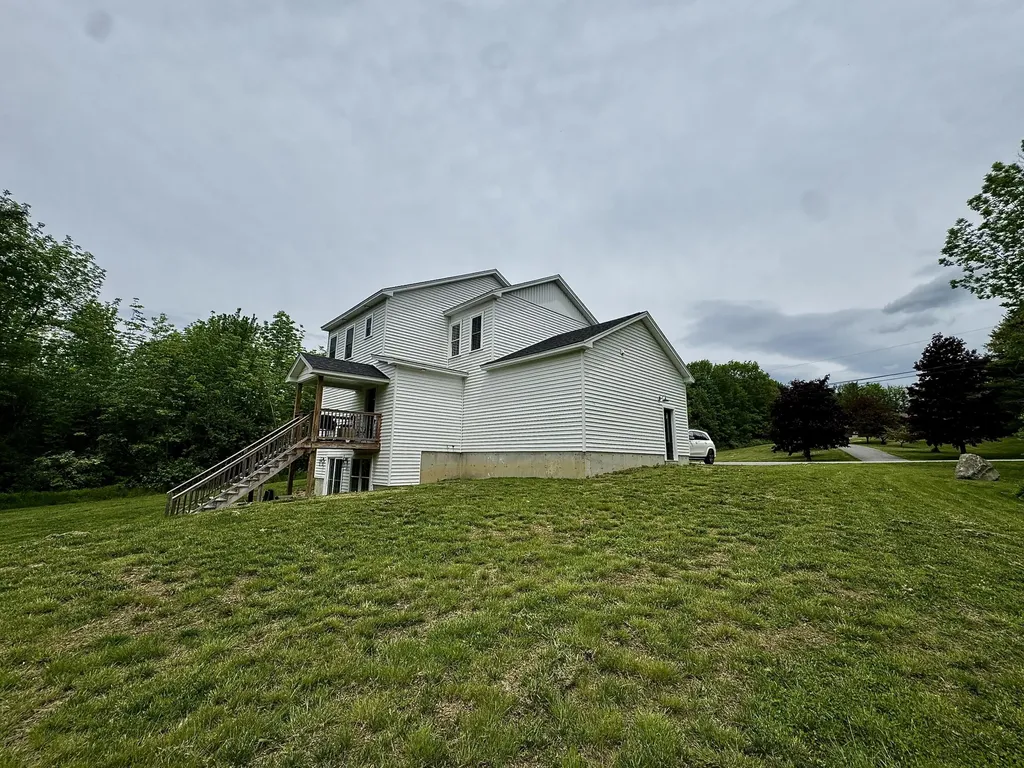 20 Emerald Drive Hampden ME 04444