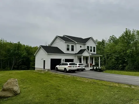 20 Emerald Drive Hampden ME 04444