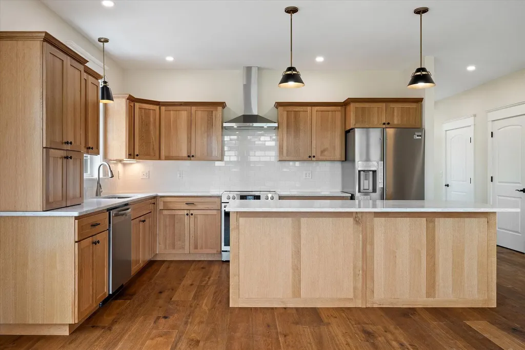 19 Galway Drive Veazie ME 04401