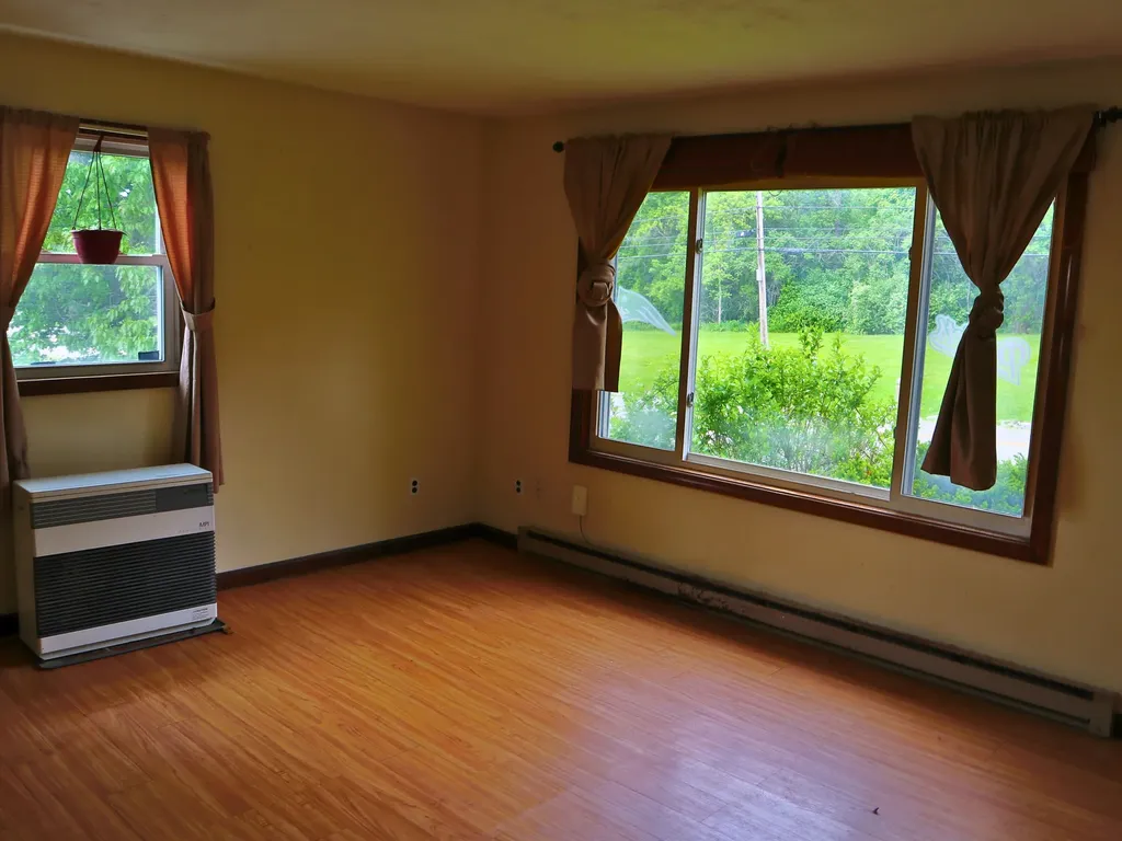 1233 Turner Street Auburn ME 04210