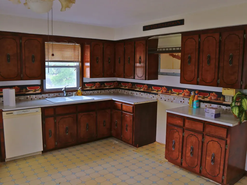 1233 Turner Street Auburn ME 04210