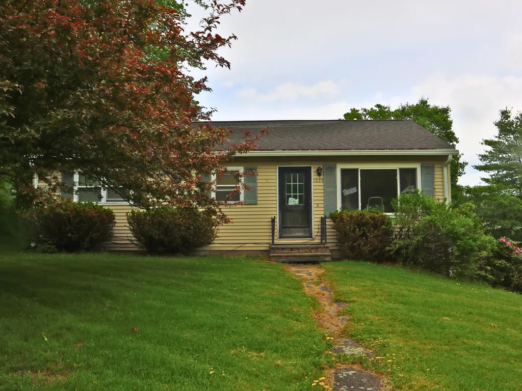 1233 Turner Street Auburn ME 04210