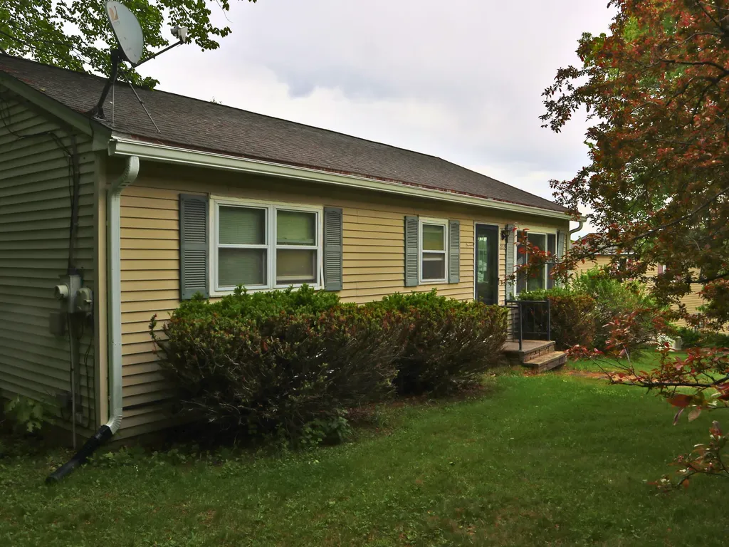 1233 Turner Street Auburn ME 04210