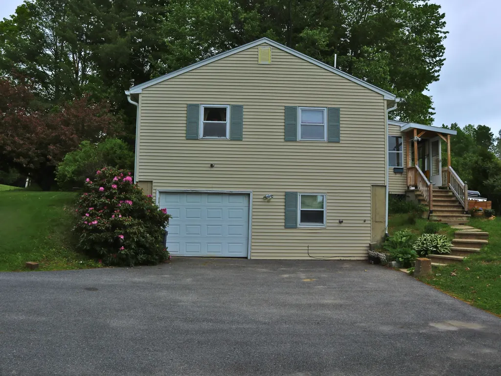 1233 Turner Street Auburn ME 04210