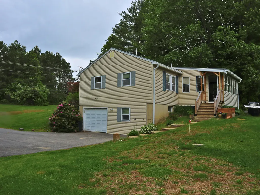 1233 Turner Street Auburn ME 04210