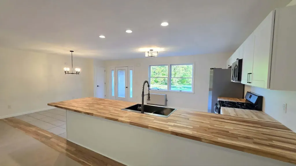 6 Nickerson Road Windsor ME 04363