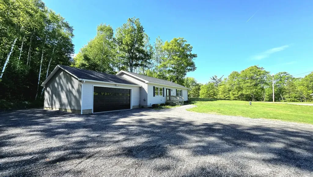 6 Nickerson Road Windsor ME 04363