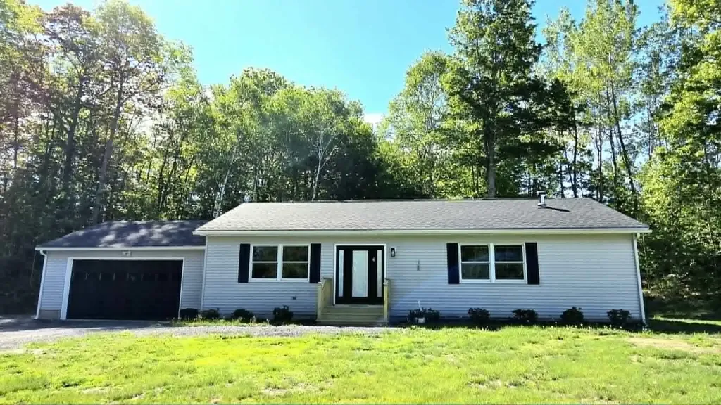 6 Nickerson Road Windsor ME 04363