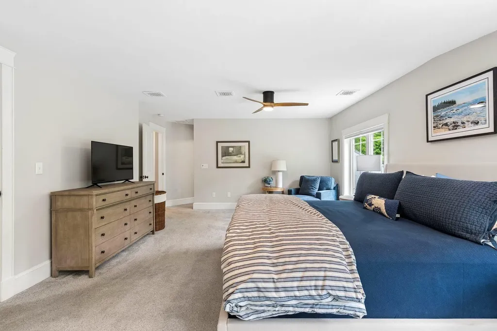 18 Paddock Way Falmouth ME 04105