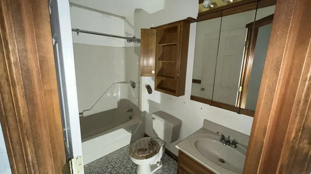 48 Hilltop Avenue Lewiston ME 04240