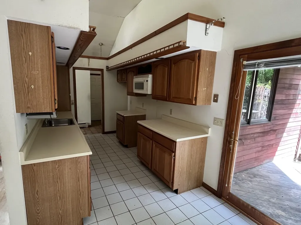 48 Hilltop Avenue Lewiston ME 04240