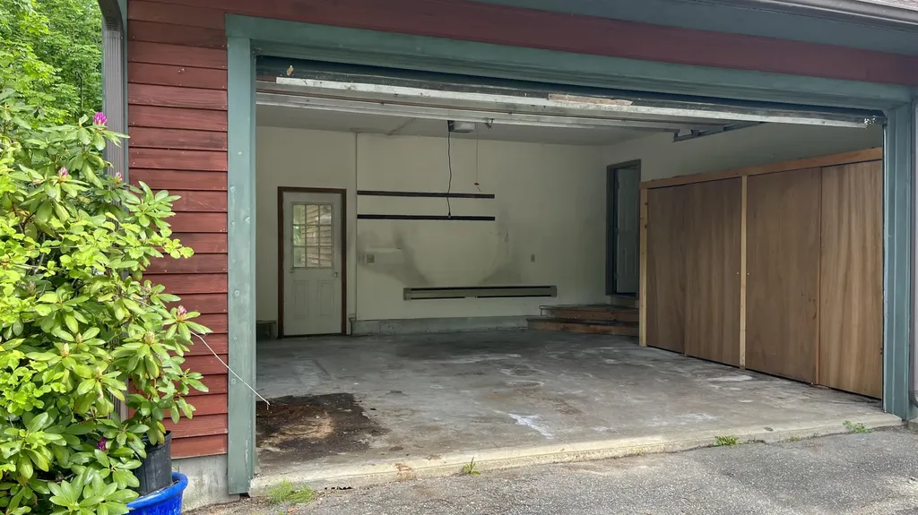48 Hilltop Avenue Lewiston ME 04240